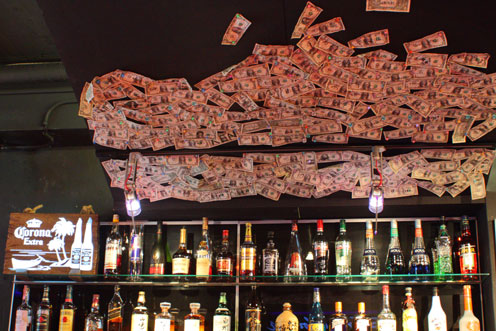 池袋ガールズバー クレイジーホース 店内写真3